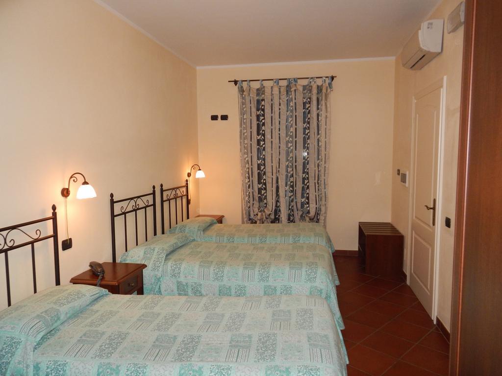 Risthotel Pizzeria Italia Godiasco Room photo